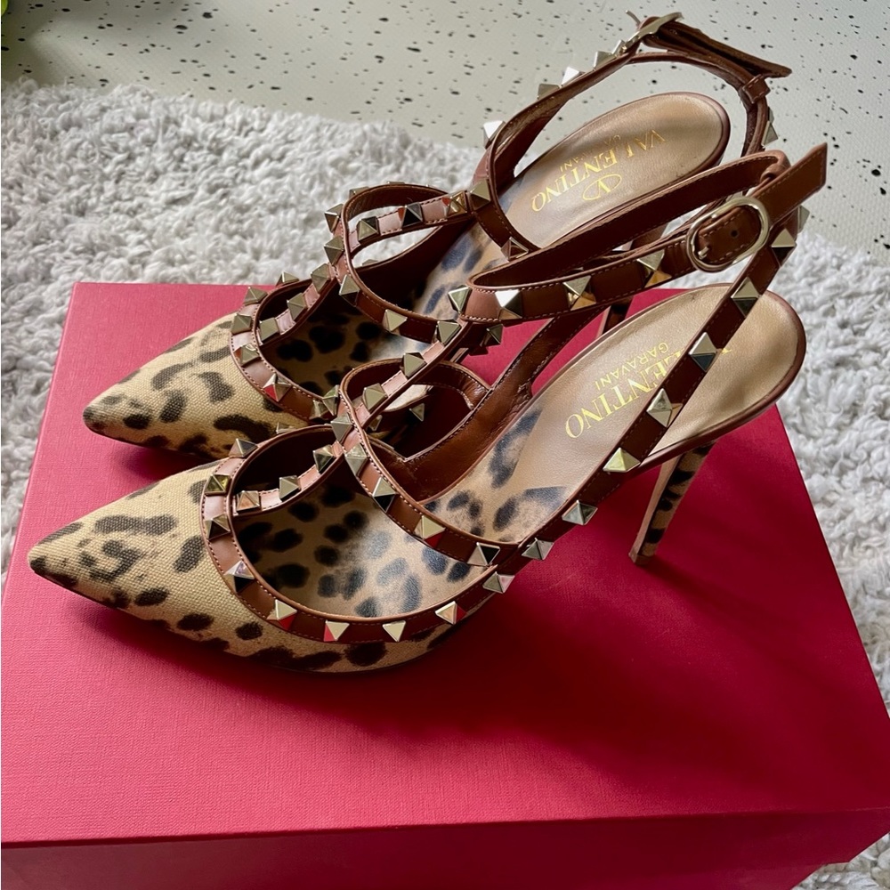 Valentino Leopard Print Rockstud Ankle Strap Heels / 39.5 - Picture 1 of 4